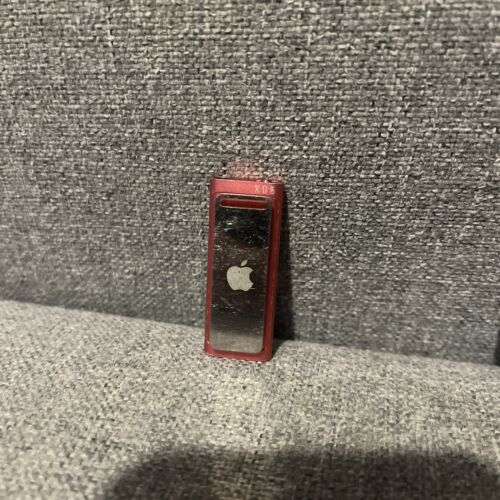 Apple iPod shuffle 3rd Generation (Late 2009) Pink (2GB) - Picture 3 of 6