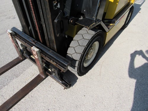 Yale GLP050RGN 5000 LB Forklift Propane engine - Lift 189" Pneumatic 1855 hrs. - Picture 14 of 22