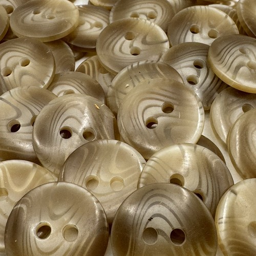 Lt. Brown/Tan/Natural Vintage 60's Look Poly Swirl Button 18mm, 23mm 2hole - Picture 4 of 6