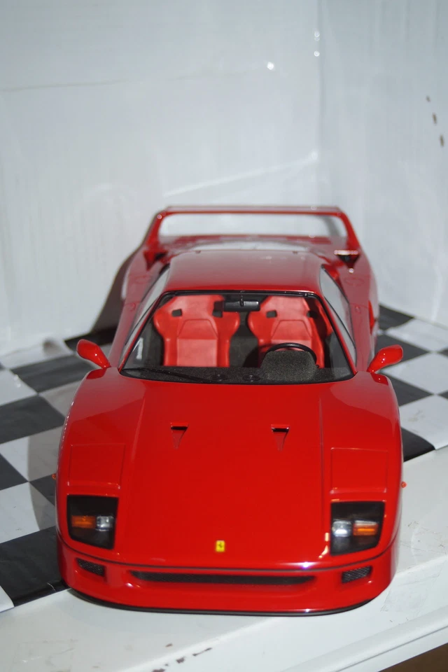 Norev Ferrari F40 1987 1:12 Scale Ref 127902 (UPDATED VERSION) - Image 4 of 4