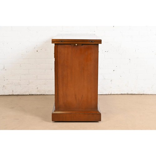 Drexel Heritage Georgian Flame Mahogany Flip Top Server or Bar Cabinet - Picture 10 of 11