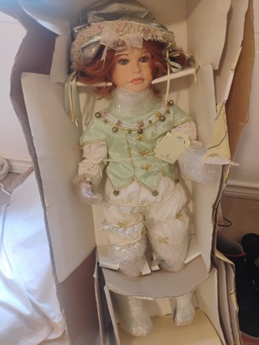 LIMITED: THE PALMARY COLLECTION THREE HEART INC. Bisque Porcelain Doll - Didi - Picture 2 of 5