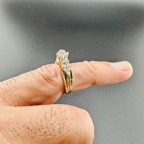 10K Gold Ladies Beautiful Diamond Cluster Ring Size 5.5 Weighs 4 Gram Preowned! - Picture 14 of 17