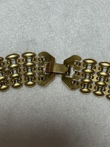 Unsigned Beauty Shiny Gold Tone Mesh Brick Runway Statement Bib Necklace 18" - Picture 3 of 4