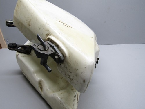 1994 HONDA XR250R GAS TANK 17520-KCV-670ZA - Picture 6 of 7