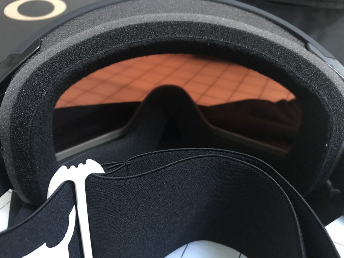 Oakley Flight Tracker L Factory Pilot Black Prizm Sapphire Oakley Flight Tracker L Factory Pilot Black Prizm Sapphire