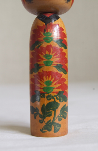 Vint japonés de 9,5 cm (3,7") Muñeca Kokeshi: firmada Masakido (Hitokura) - Imagen 15 de 22