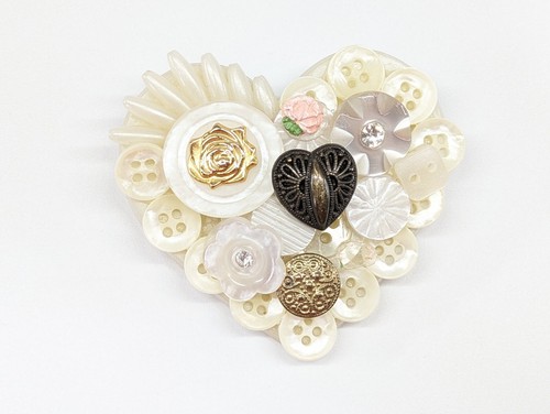 Hallmark Cards White Button Heart Brooch Pin w/ Gold Tone Rose & Rhinestones - Bild 5 von 7