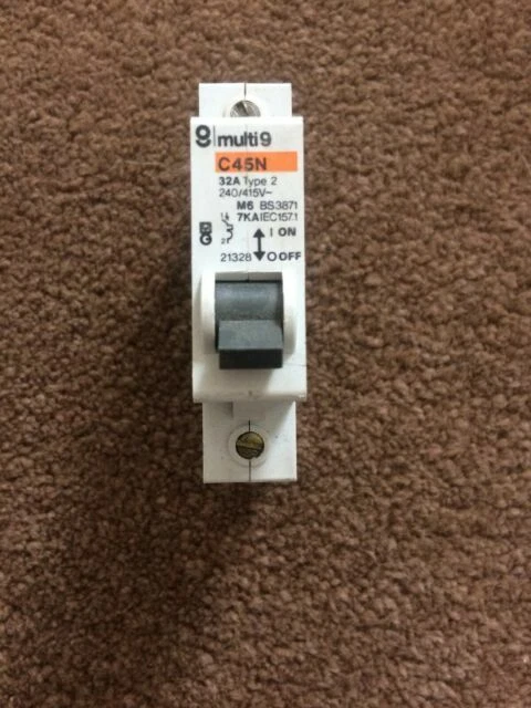 Merlin Gerin Industrial Circuit Breakers 4 Poles