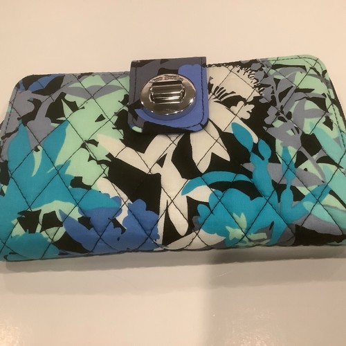 Used 1X ~ Vera Bradley Camofloral Turnlock Wallet ~ Sorry 4 Glare!! - Picture 10 of 22