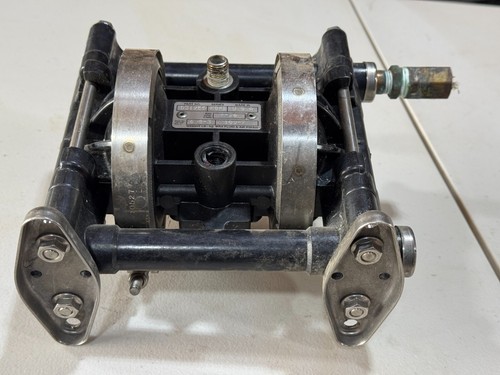 Graco Husky 307 Diaphragm Pump Model D31255 - Picture 7 of 9