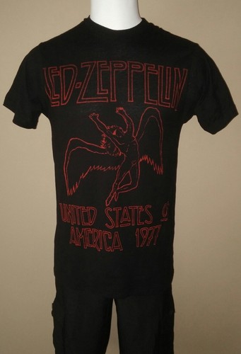 CAMISETA LED ZEPPELIN ESTADOS UNIDOS DE AMÉRICA 1977 NEGRA ROJA PEQUEÑA SM PARA HOMBRE NUEVA - Imagen 2 de 2