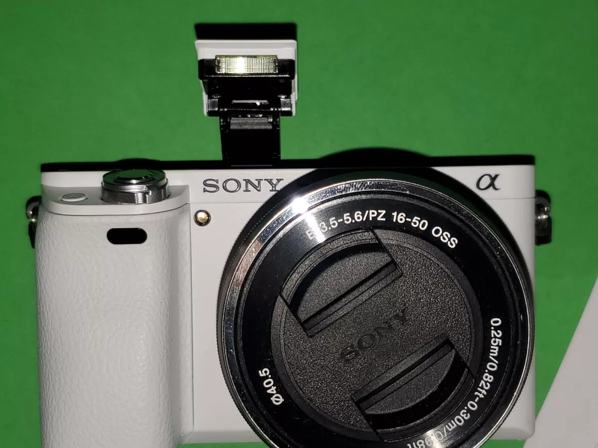 Sony 24.3 MegaPixels Camera Alpha α6000 White ILCE-6000 W Excellent  rechargeable