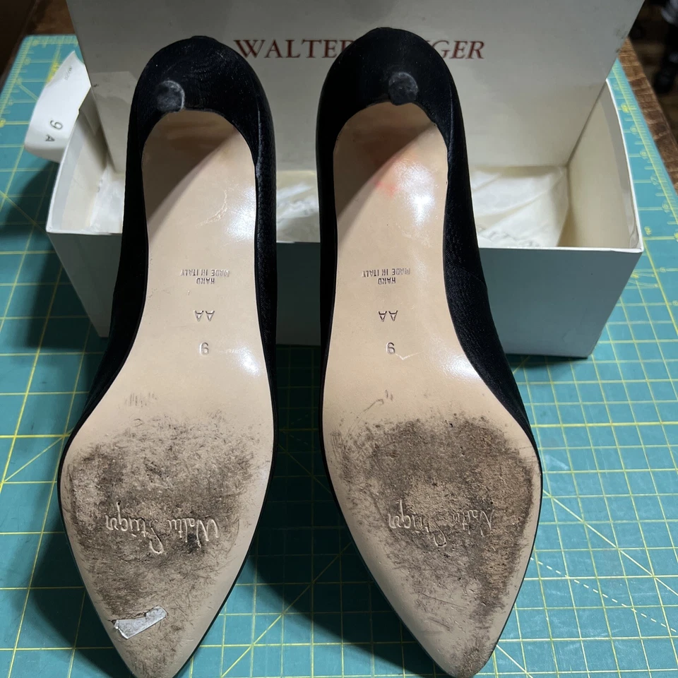 Walter Steiger Satin Black Pumps Hand made Italy size 9AA Neiman Marcus - Image 3 of 4