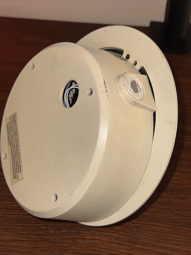 Vicon Roughneck V910-D312V Indoor/Outdoor IP PoE or 24V 3.3-12mm Varifocal - Picture 4 of 4