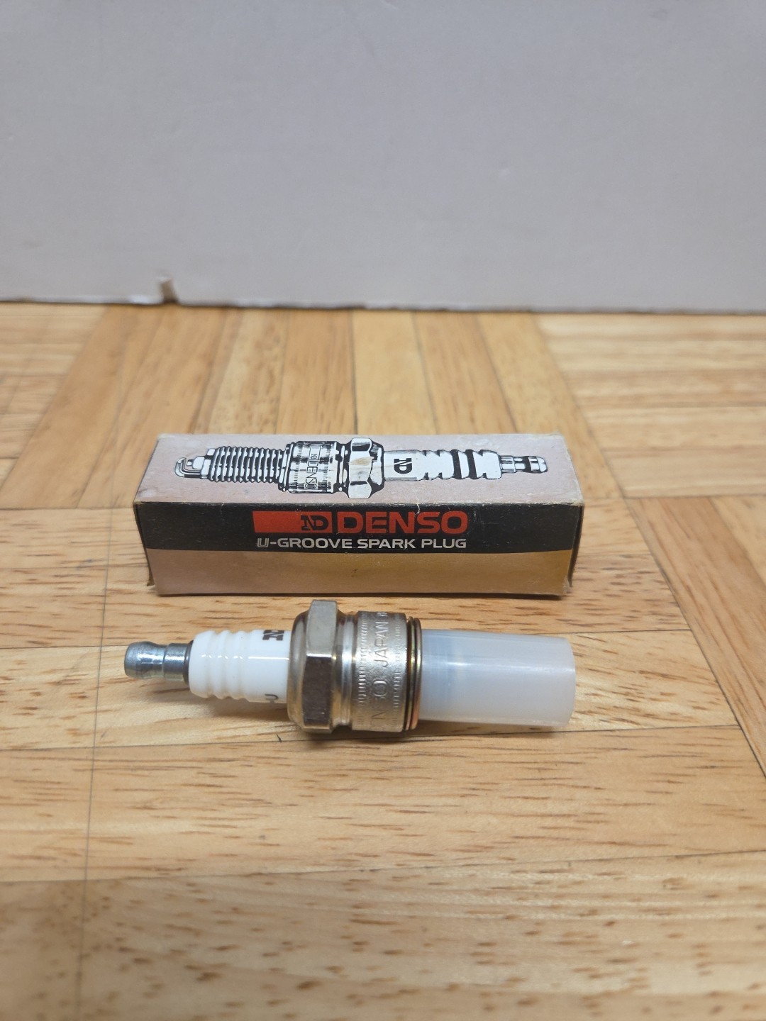 Vintage Denso W14LM-U NOS Spark Plug Briggs  Stratton Compatible Vtg Lawn Mower