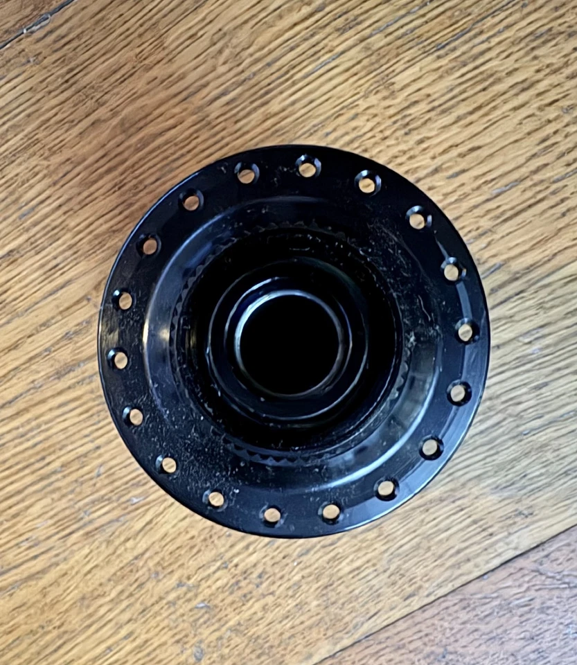 Shutter Precision Dynamo Hub PL-8X 100mm Thru Axle - CenterLock- 36h Black - Image 2 of 4