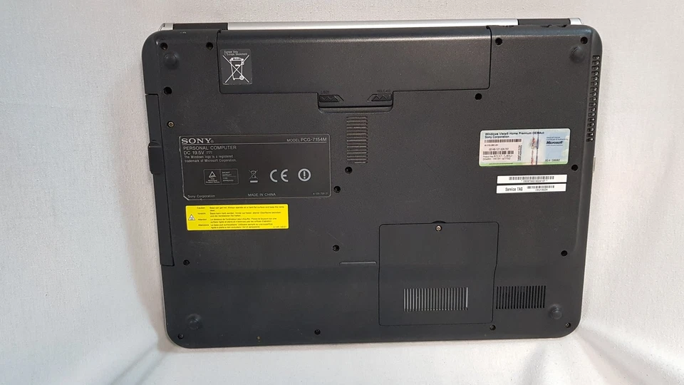 Sony vgn-ns20e 15.4" Laptop Intel Pentium Dual T3400 3GB 250GB, NO OS - Image 4 of 4