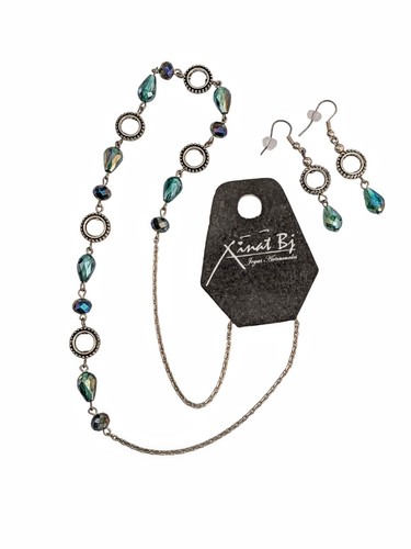JUEGO DE COLLAR Y PENDIENTES XINAT BJ TONO PLATA CON CUENTAS DE CRISTAL IRIDISCENTE - Imagen 2 de 4