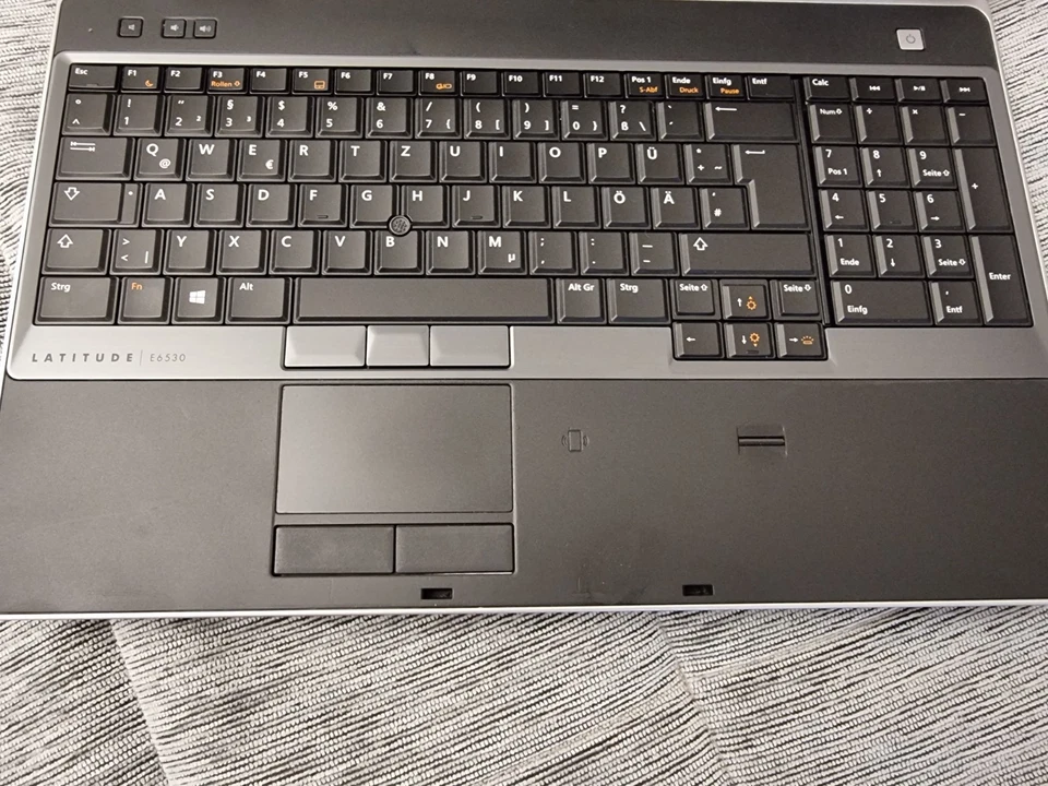 Dell Latitude E6530 · i3-3120M · 8GB · 256GB, Foto 2 von 5