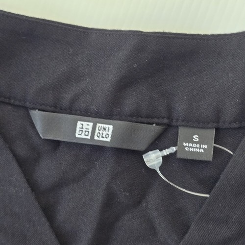 Uniqlo Womens Blouse Top Size S Small Black Long Sleeve V-Neck As New - Picture 7 of 10