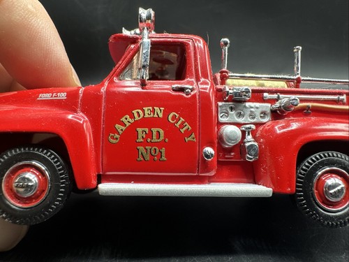 Matchbox Models of Yesteryear YFE14 1953 Ford Firetruck 1:43 - Picture 8 of 8
