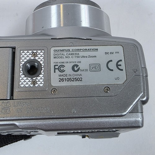 Olympus C-750 4mp Ultra Zoom Digital Camera Silver - SD Card Tested - Picture 18 of 19