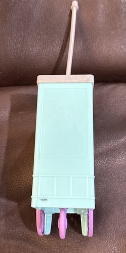 Barbie ice cream cart from BEACH BOARDWALK PLAYSET – Mattel No Accessories - Picture 4 of 6