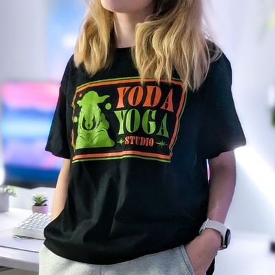 Star Wars - Yoda Yoga Studio T-Shirt schwarz - Größe S L XL XXL wählbar