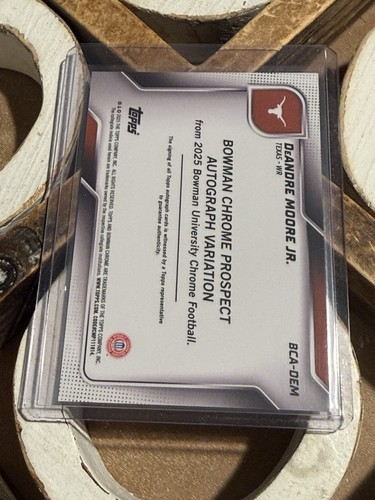 DEANDRE MOORE JR 1st Auto 2025 Bowman Chrome University Football BCA-DEM Texas - Picture 2 of 2