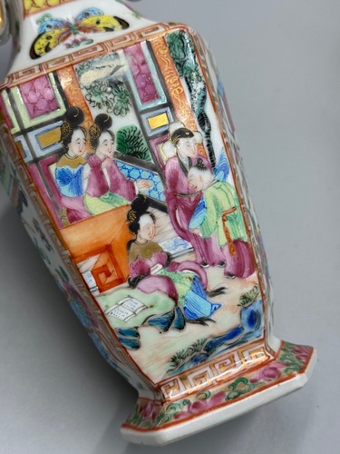 Pair of Antique 19th c Chinese Famille Rose Medallion Porcelain Vases 9 " - Picture 6 of 22