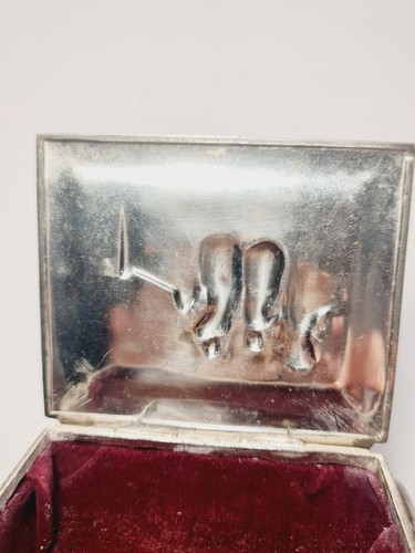 Caja de baratijas de joyería de latón color plata vintage/antigua con patas de cabeza de elefante - Imagen 7 de 17
