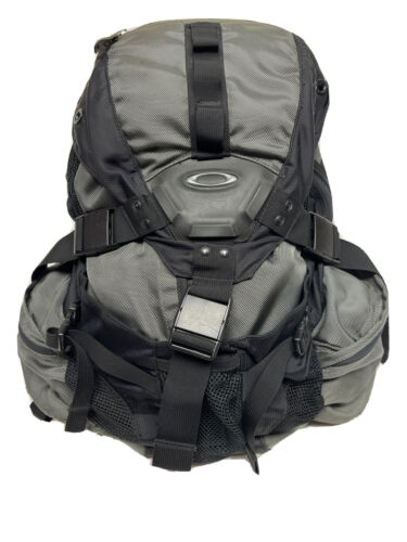 Oakley Icon 3.0 Grey/Black Backpack Nice Condition Tactical Bag Hiking School - 第 1/22 張圖片