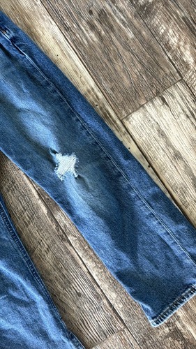 GAP KIDS BOY HIGH RISE "90s LOOSE. DISTRESSED JEANS FOR YOUR LITTLE ONE. SIZE: 6 - Picture 6 of 14