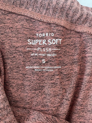 TORRID schulterfreies superweiches Plüsch-Sweatshirt mit Rippborte Redwood Übergröße 5 5X - Bild 3 von 4