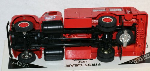 First Gear 1957 INTERNATIONAL R-190 ESSO Fuel Tanker 1:34 Scal NEW - Picture 3 of 4