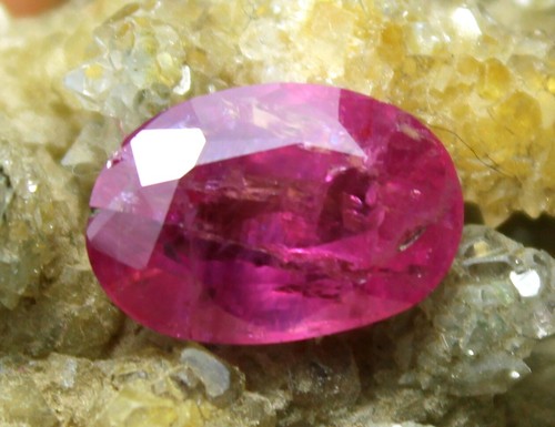IGI CERTIFIED 100% Natural Ruby Faceted Loose Gemstone Making Jewelry 1.75 Ct - Picture 6 of 10
