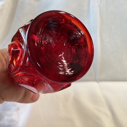 FENTON ~ Ruby Red Glass Vase ~ Ruffle Top 9” Tall ~ Excellent - Picture 4 of 6