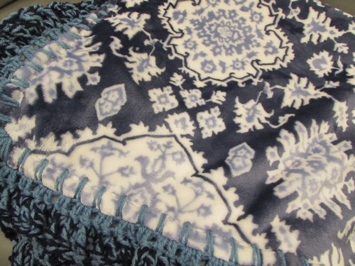Oversize Reversible Plush Throw Blanket Blue & White Designer Crochet - Picture 7 of 7