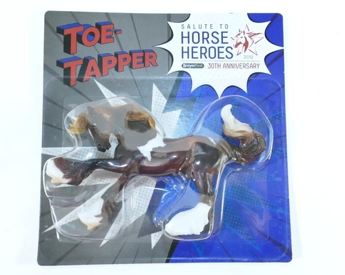 Breyer BreyerFest Stablemate 2019 30th Anniversary Toe Tapper Pferd Helden SM - Bild 1 von 11