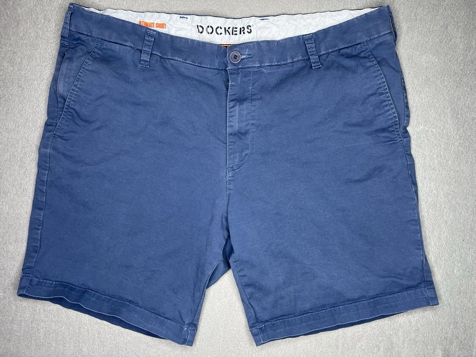 Short Dockers Ultimate Supreme Flex taille 36 bleu foncé bleu marine plat devant