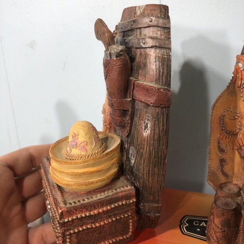 VTG Heavy Resin Western COWBOY COWGIRL BOOKENDS Chaps Holster Hat Barrel - Picture 6 of 13