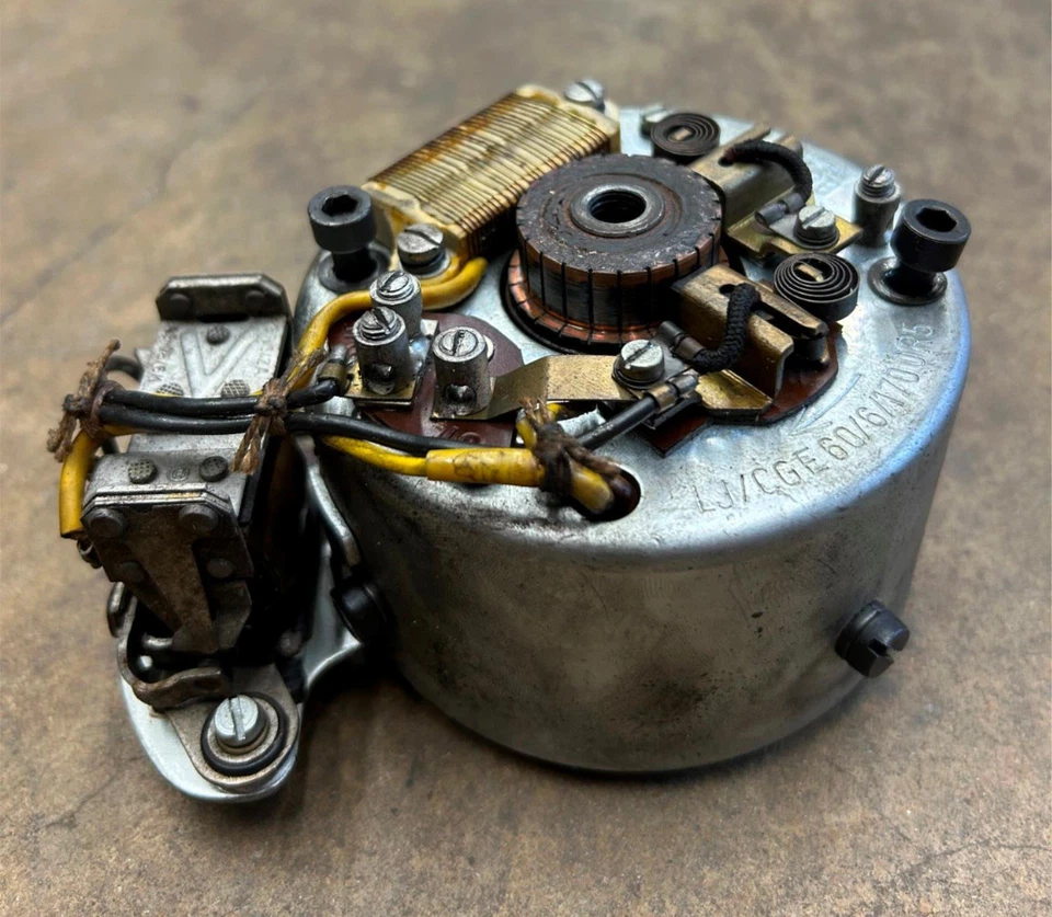 Alternador BMW R60/2 R50/2; R60/2; R69S P/N- 12 31 8 002 203         Foto 4 de 4