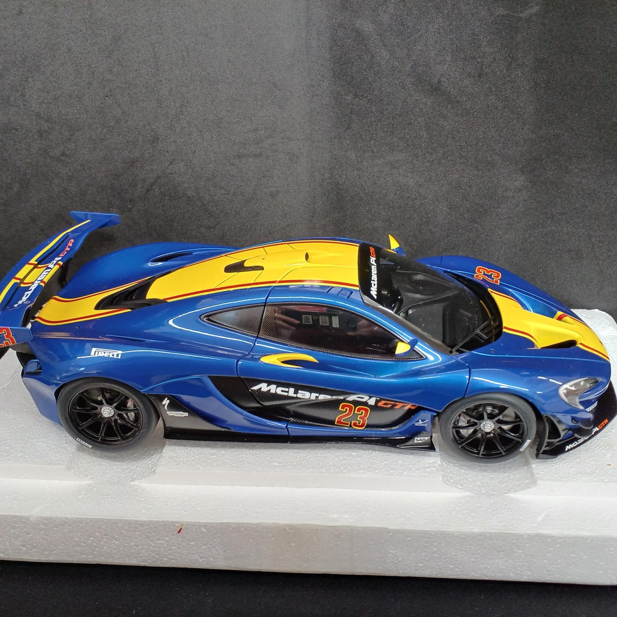 オートアート McLAREN P1 アザーブルー 1/18 ミニカー Y0949 Amazon | オートアート(AUTOart) 1/18 マクラーレン P1
