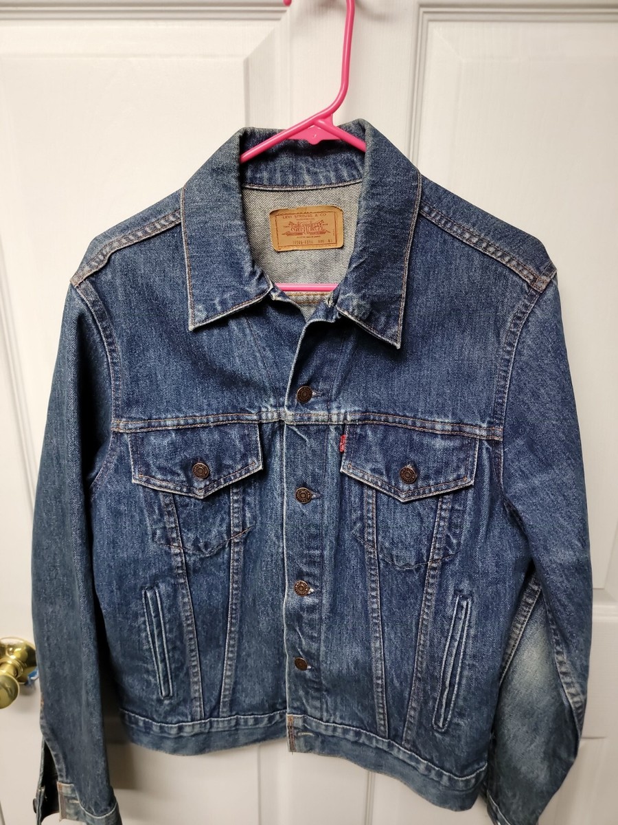 Vintage Levis Denim Trucker Jacket 70506-0216 Size 40 Levi Vintage Levis Denim Trucker Jacket 70506-0216 Size 40 Levi
