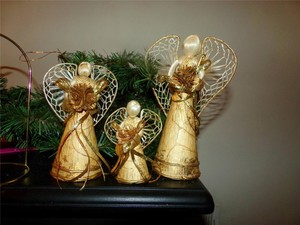 VNTG-HAND-CRAFTED-ANGELS-VICTORIAN-MADE-IN-THE-PHILIPPINES-GRADUATING-ESTATE