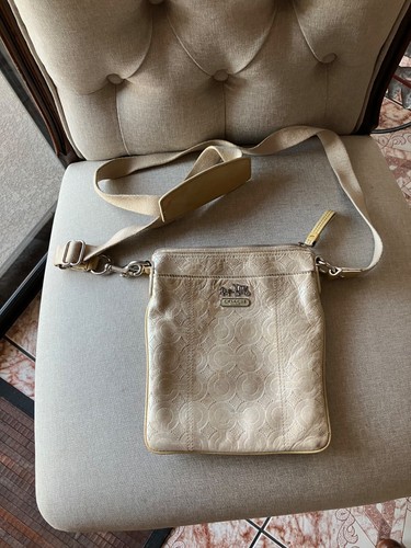 Authentic Coach Crossbody Bag - Picture 1 of 9