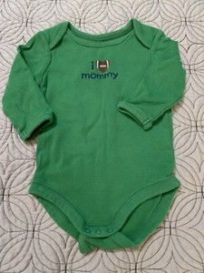 GYMBOREE BRAND NEW BABY GREEN FOOTBALL I Love Mommy BODYSUIT Preemies 0 3 6 NWT