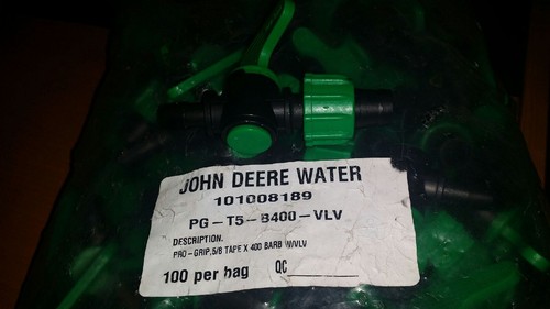 JOHN DEERE Pro Grip, 16 mm [5/8"] Tape Coupling with valve & barb - 50 pack - Afbeelding 1 van 1