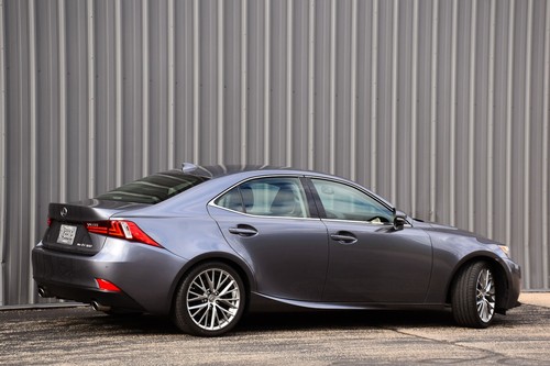 2016 Lexus IS - Picture 6 of 24